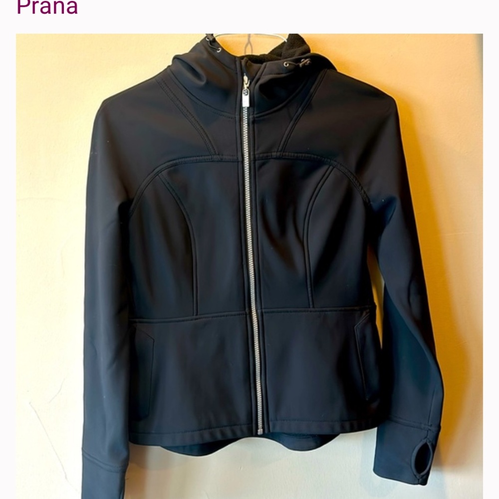 PRANA black jacket with fleece lining and thumb holes size Small